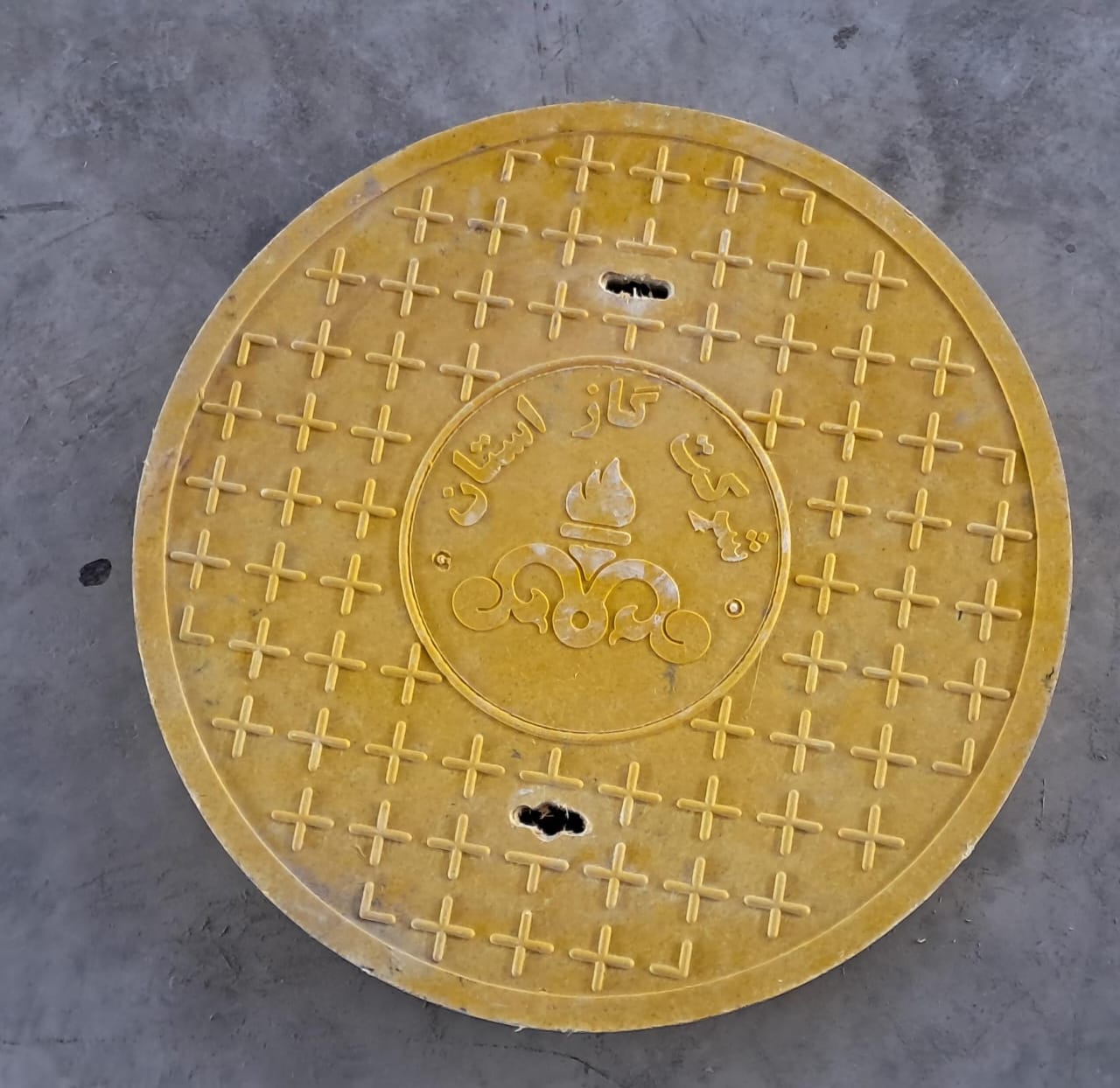 دریچه منهول قطر 64.5 سانتیمتر به همراه فریم کامپوزیت C250
